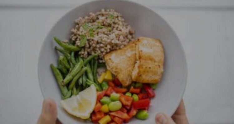 Begini Tips Piring Gizi Seimbang ala Nutrisionis RSUD Taman Husada