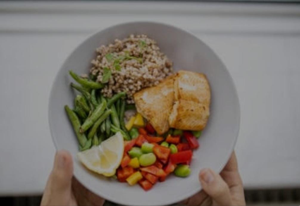 Begini Tips Piring Gizi Seimbang ala Nutrisionis RSUD Taman Husada