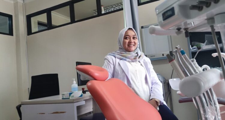 Jangan Sampai Keliru, Ini Bedanya Dokter Gigi Umum dan Spesialis Ortodonti