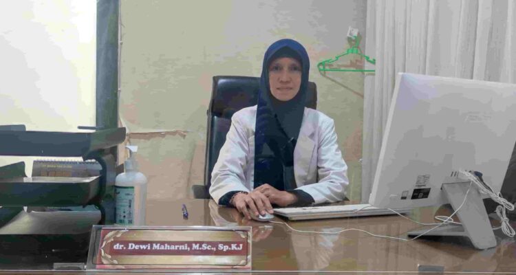 Cegah Kecanduan Miras, Dokter Psikiater RSUD Taman Husada Bontang Imbau Keluarga Jadi Garda Terdepan
